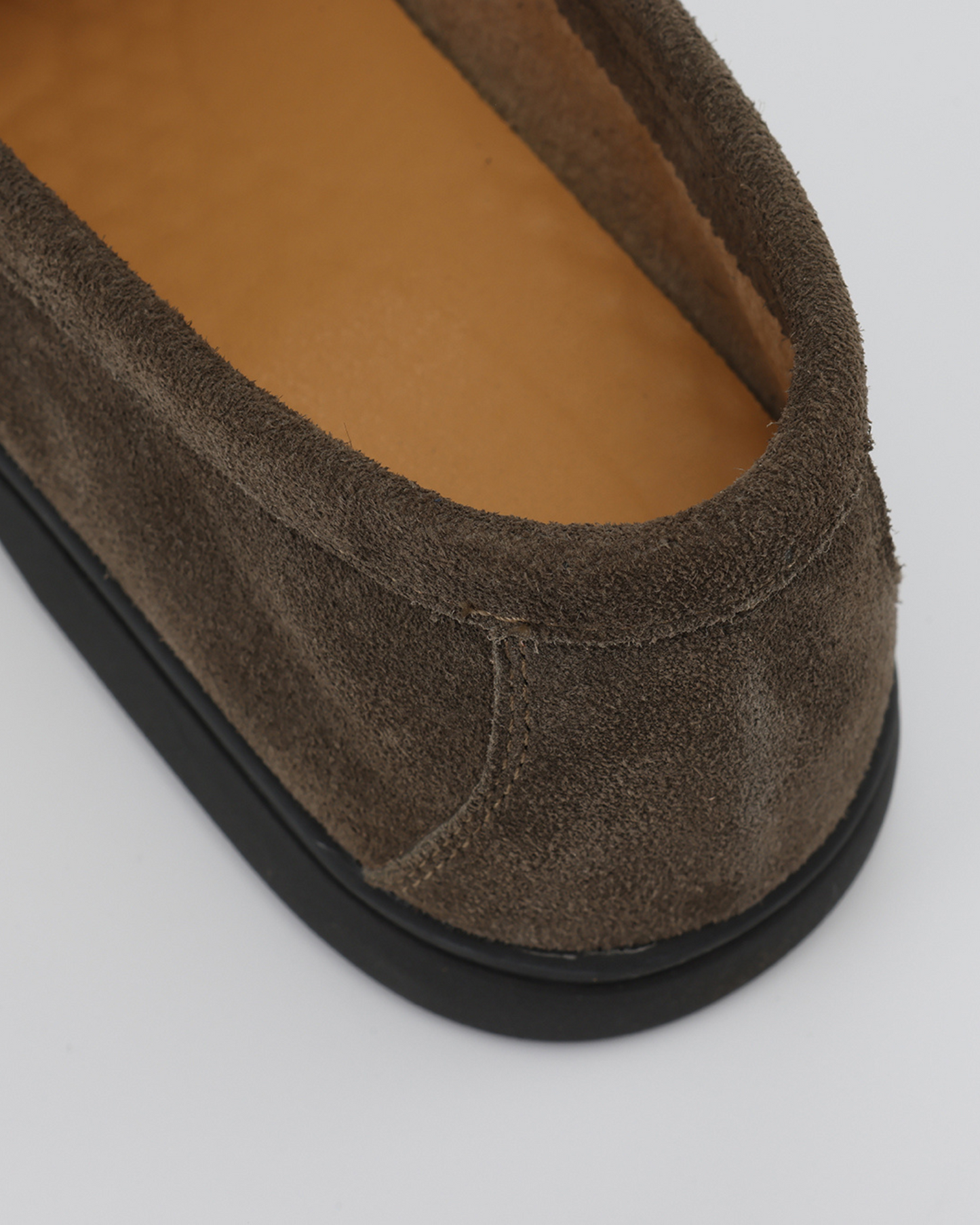 Premium Wildleder-Loafer – Schwarze Sohle